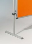 Conen T-Fu&szlig;- Stativ f&uuml;r Stecktafel T-Fu&szlig; mit eingeh&auml;ngter Tafel (Zoom)