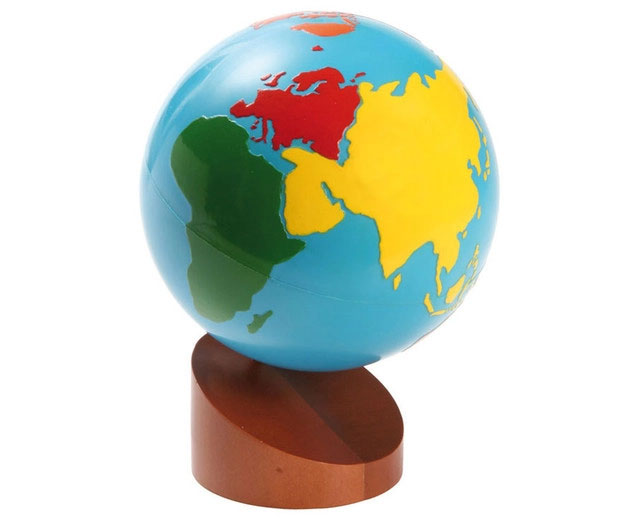 Globus mit Erdteilen in Farben Glosbus mit Erdteilen in Farbe (Zoom)