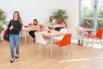 Betzold Schalenstuhl Paula Vielfältige Einsatzmöglichkeiten (Zoom)