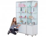 Betzold MHN Schrank-Vitrine mit Unterschrank Schrank-Vitrine in Aktion  (Zoom)