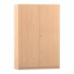 Flexeo Schrank, 16 große Boxen, 6 Fächer, Mittelwand, 2 Türen Buche hell geschlossen (Zoom)