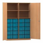 Flexeo Schrank, 20 große Boxen, 4 Fächer, Mittelwand, 2 Türen Buche dunkel, blau  (Zoom)