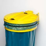 VAR Müllsack-Wandhalterung mit Metalldeckel Müllsack-Wandhalterung mit Metalldeckel in gelb (Zoom)