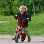 Winther Viking BikeRunner Small Laufrad ohne Pedale, als Vorstufe für´s Fahrradfahren (Zoom)