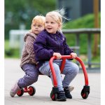 Winther Viking Challenge Walkabout Duo innovatives Lauf-und Schiebedreirad für 2 Kleinkinder (Zoom)