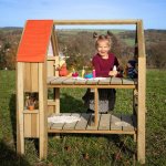 Erzi Puppenhaus Outdoor robuste Holzkonstruktion mit 2 Spielebenen (Zoom)
