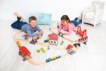 beleduc XXL Eisenbahn Set, Gruppen-Set ideal für Rollenspiele mehrerer Kinder (Zoom)