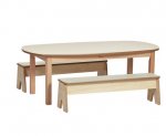 Betzold Set: Kindertisch und zwei Kinderbnke