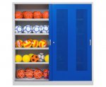 Betzold Ballschrank aus Stahl mit Schiebetüren  (Zoom)