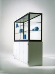 Conen Alu Vitrine mit Unterschrank und Glasrckwand